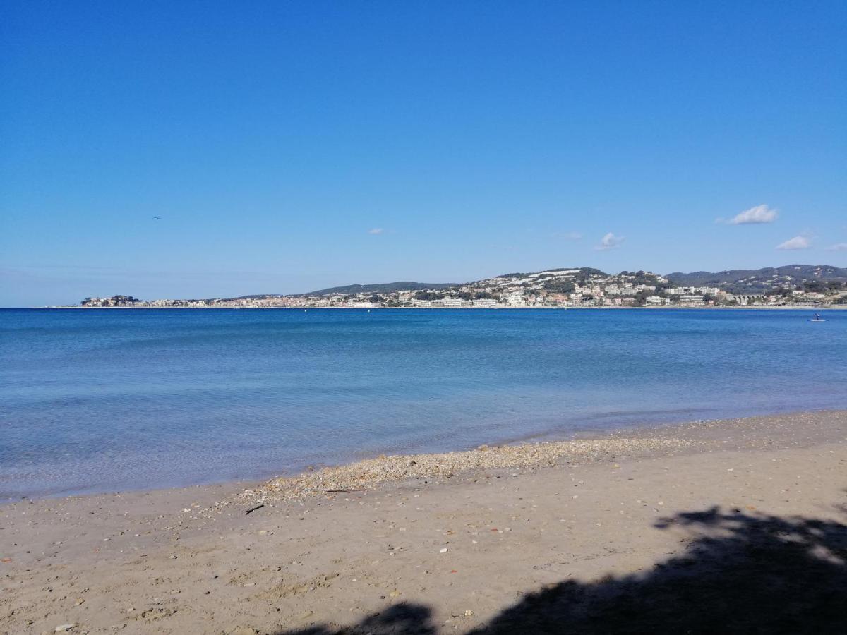 Sanary Les Gorguettes, Studio Avec Terrasse Vue Mer, A 10 Min A Pieds De La Plage Exterior photo