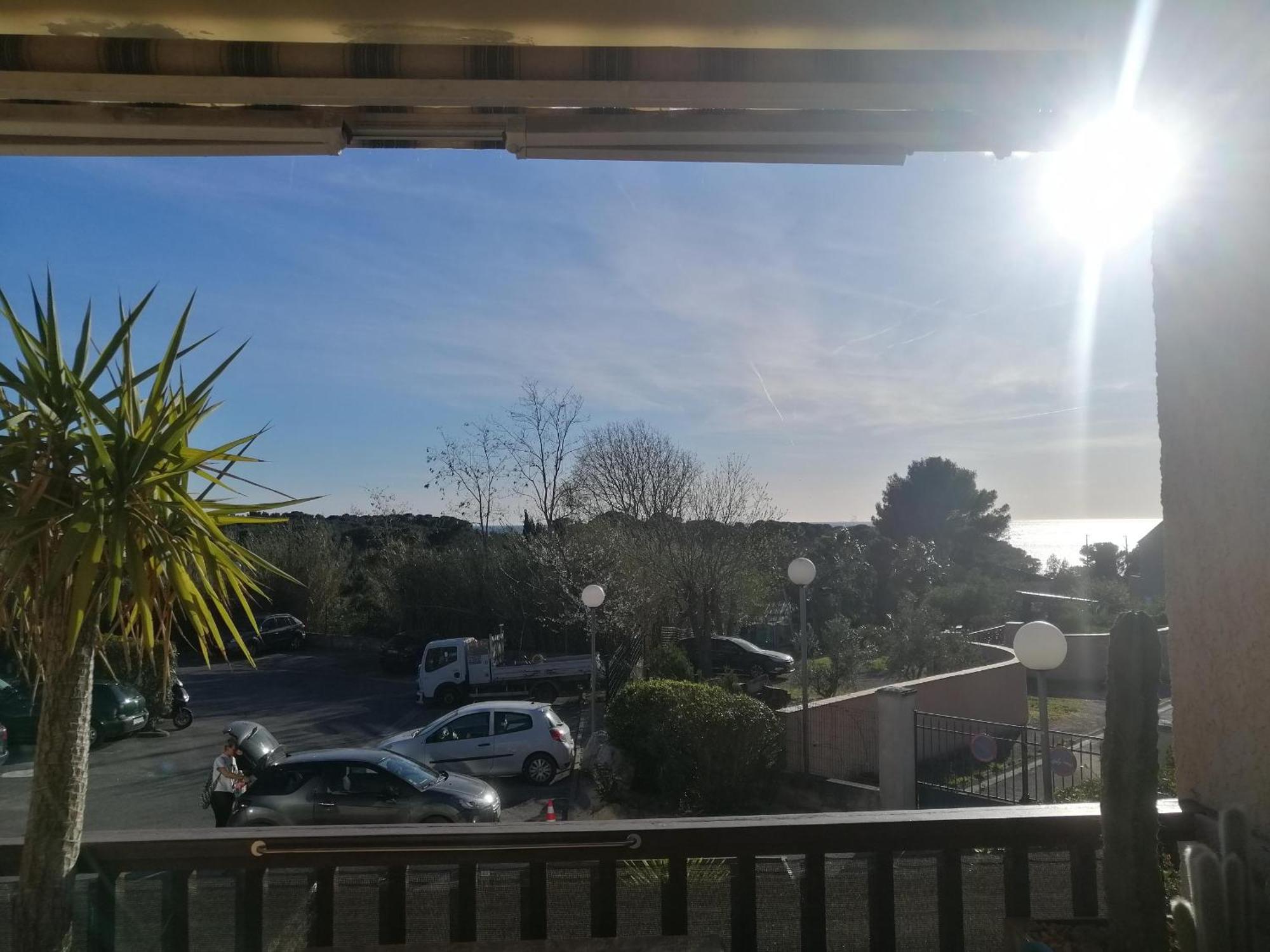 Sanary Les Gorguettes, Studio Avec Terrasse Vue Mer, A 10 Min A Pieds De La Plage Exterior photo